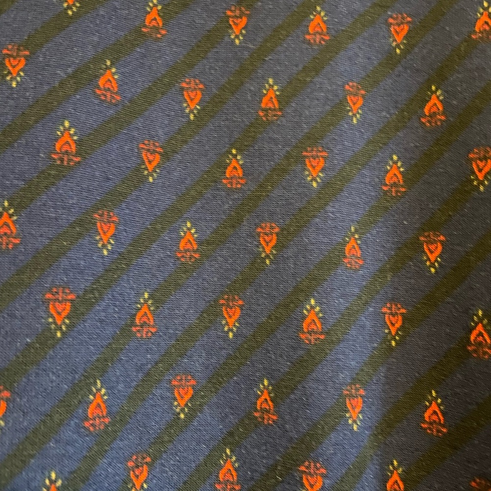 NWOT Lularoe Randy Tee - Picture 2 of 4